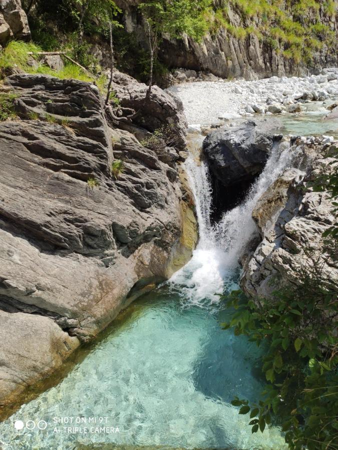 Incantevole Casa Sul Fiume, Relax E Natura Ai Piedi Della Alpi Apuane Massa  Exteriör bild