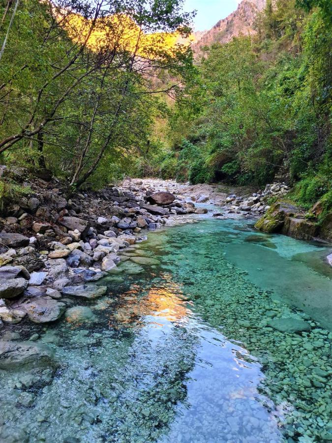 Incantevole Casa Sul Fiume, Relax E Natura Ai Piedi Della Alpi Apuane Massa  Exteriör bild